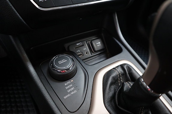 Jeep Cherokee 18 of 23