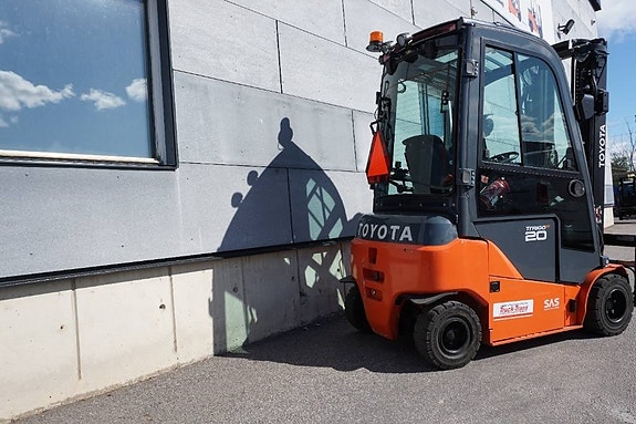 Toyota 8FBMK20T 8 of 9