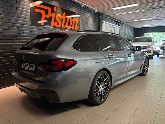 BMW 520d 4 of 5