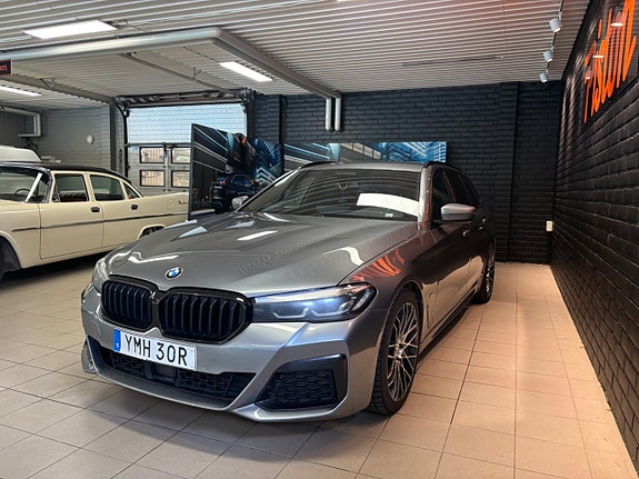 BMW 520d 3 of 5