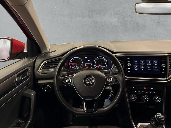 Volkswagen T-Roc 14 of 25