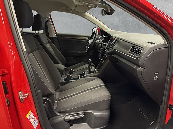 Volkswagen T-Roc 12 of 25