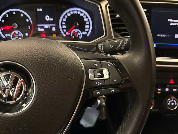 Volkswagen T-Roc 16 of 25