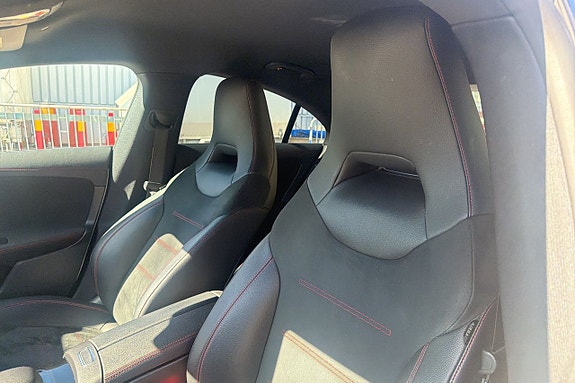 Mercedes-Benz CLA200 16 of 17