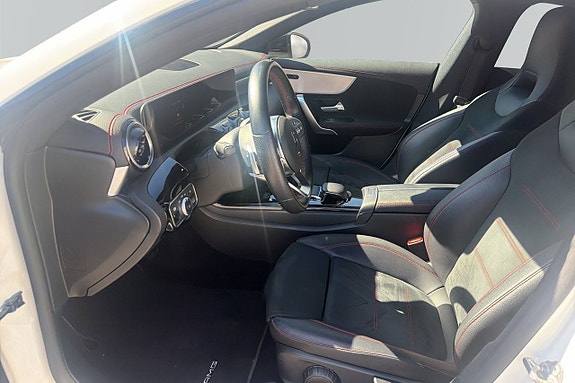 Mercedes-Benz CLA200 9 of 17