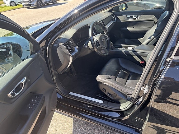 Volvo V60 11 of 13
