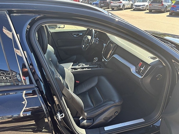 Volvo V60 7 of 13