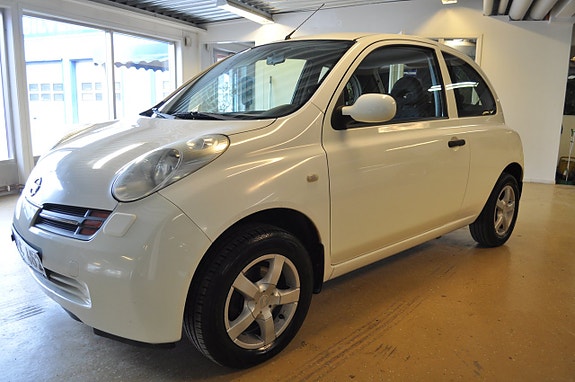 Nissan Micra 2 of 5