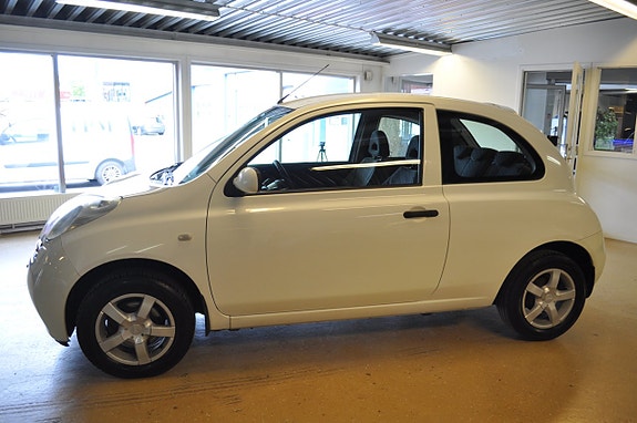 Nissan Micra 3 of 5