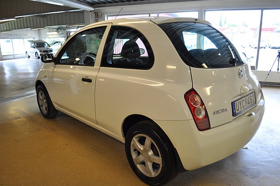 Nissan Micra 4 of 5
