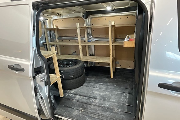 Ford Transit Custom 14 of 16