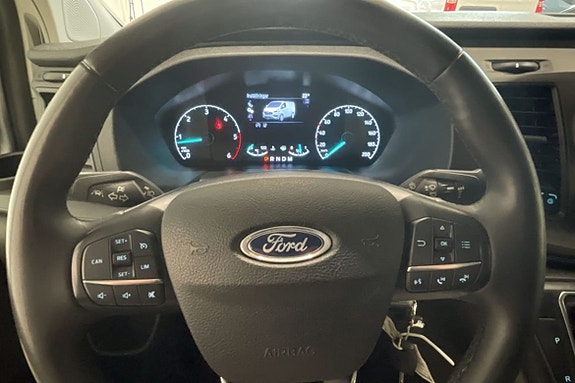 Ford Transit Custom 9 of 16