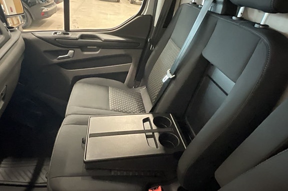 Ford Transit Custom 12 of 16