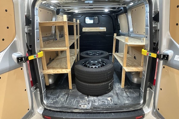 Ford Transit Custom 13 of 16