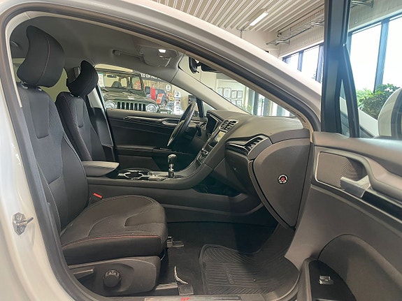 Ford Mondeo 12 of 24