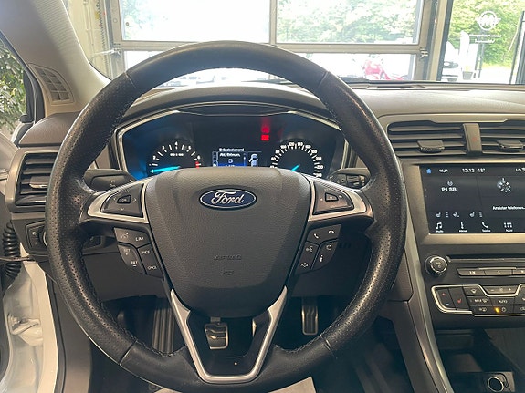Ford Mondeo 14 of 24