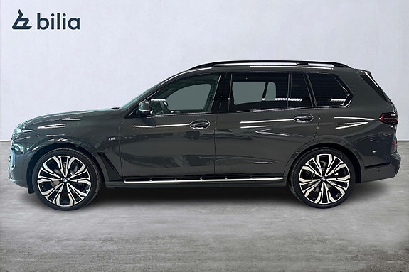 BMW X7 3 of 22