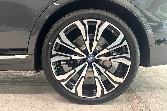 BMW X7 19 of 22