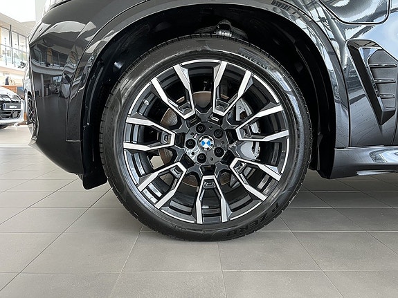 BMW X5 4 of 17