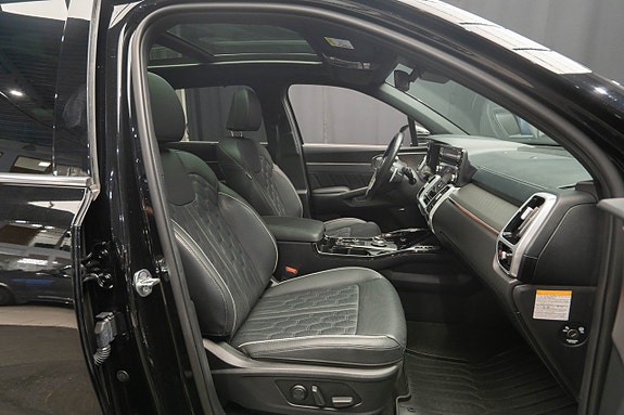 Kia Sorento 23 of 30