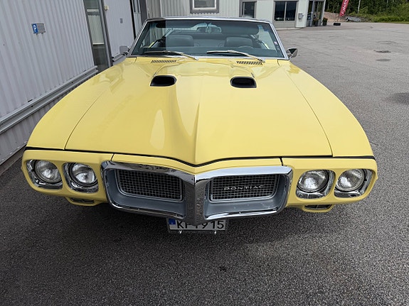 Pontiac Firebird 8 of 19