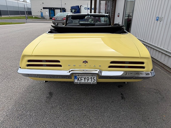 Pontiac Firebird 9 of 19