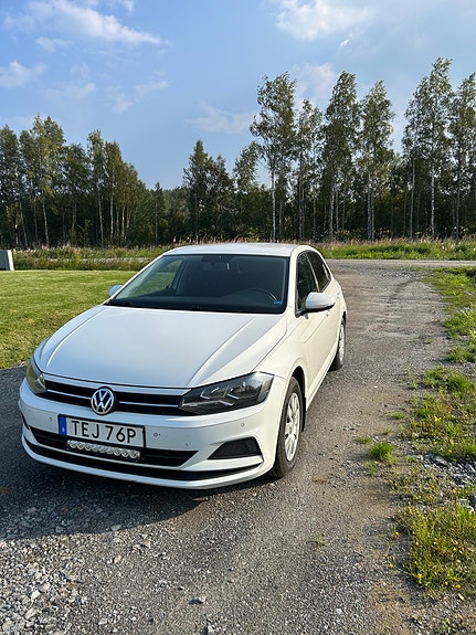 Volkswagen Polo 2 of 6