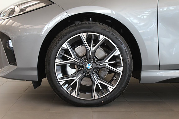 BMW 120 4 of 14