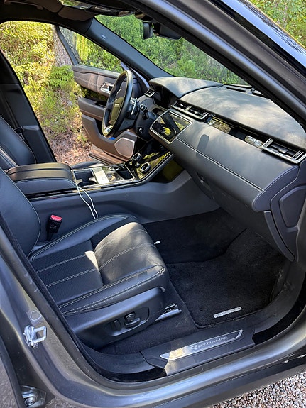 Land Rover Range Rover Velar 3 of 5