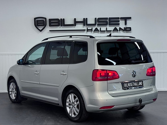 Volkswagen Touran 7 of 26