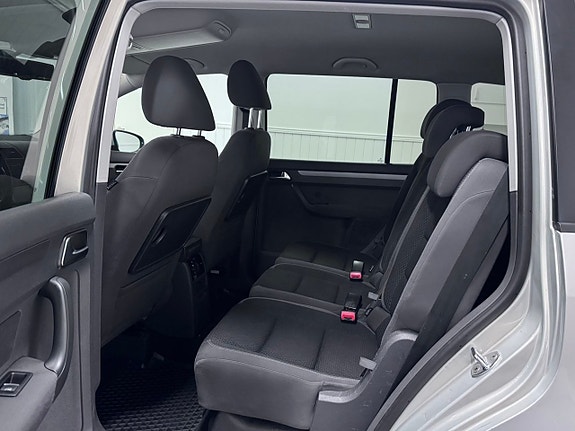 Volkswagen Touran 15 of 26