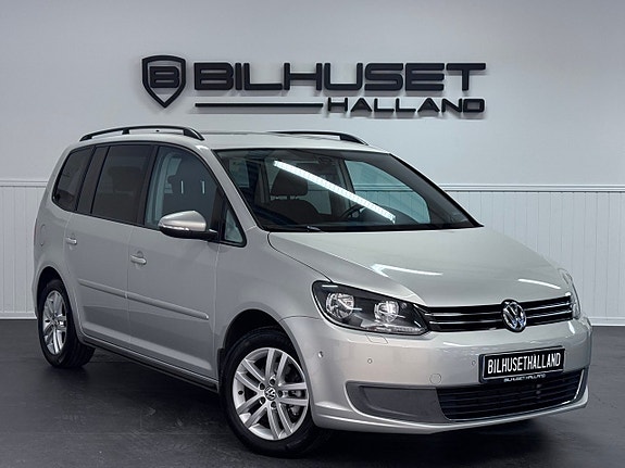 Volkswagen Touran 2 of 5