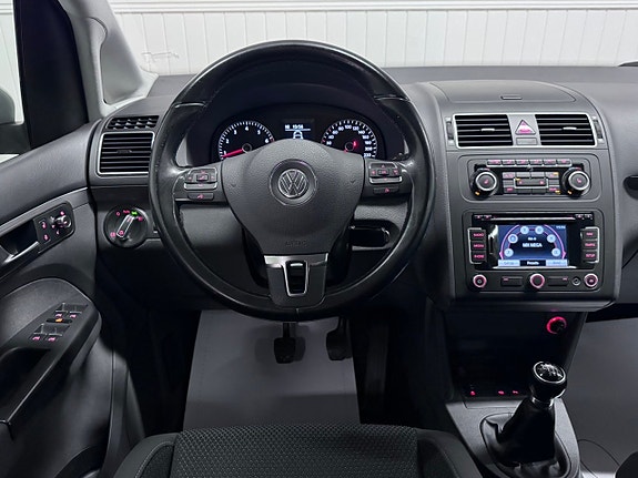 Volkswagen Touran 17 of 26