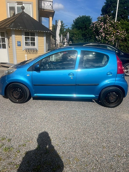 Peugeot 107 4 of 5