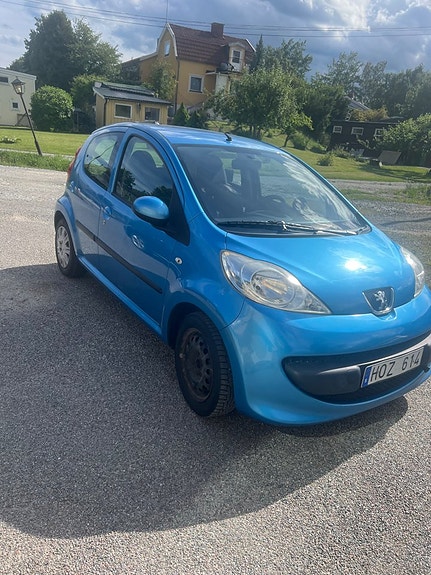Peugeot 107 2 of 5