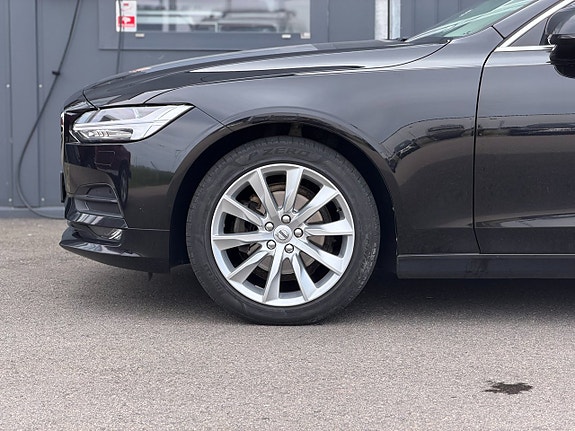 Volvo V90 4 of 5