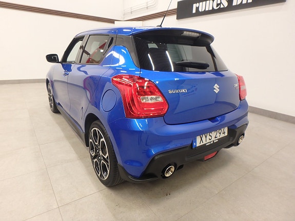 Suzuki Swift 3 of 5