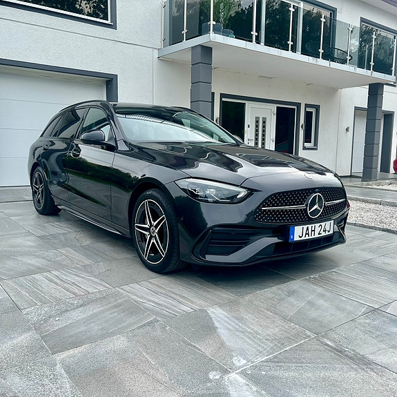 Mercedes-Benz C300 2 of 5