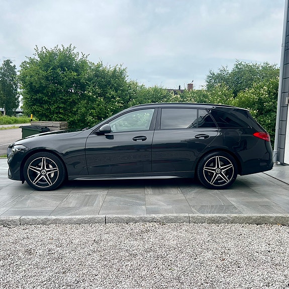 Mercedes-Benz C300 5 of 5