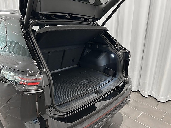Volkswagen Tiguan 4 of 5