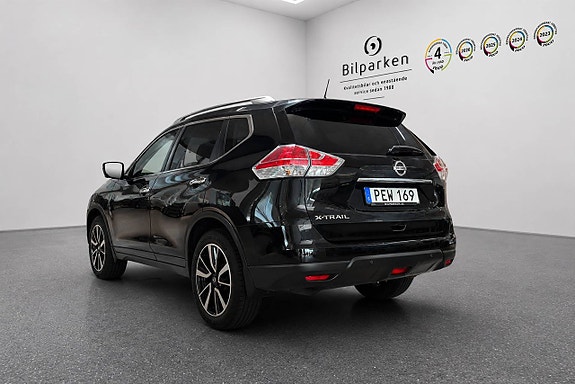 Nissan X-Trail 3 of 5