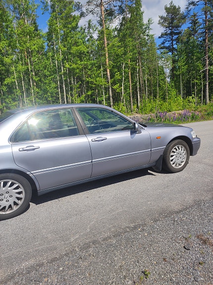 Honda Legend 4 of 7