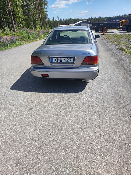 Honda Legend 2 of 7