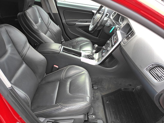 Volvo V60 7 of 12