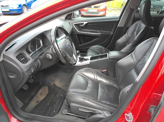 Volvo V60 5 of 12