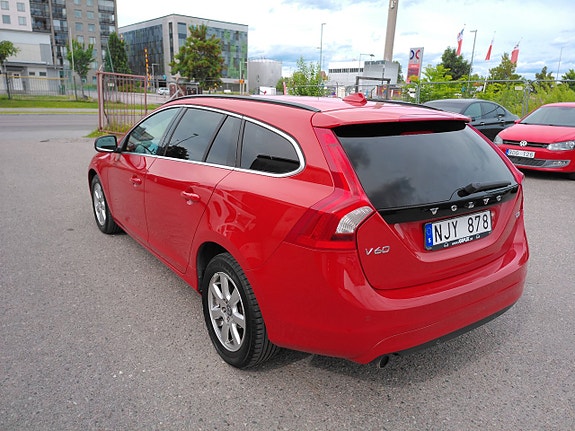 Volvo V60 4 of 12