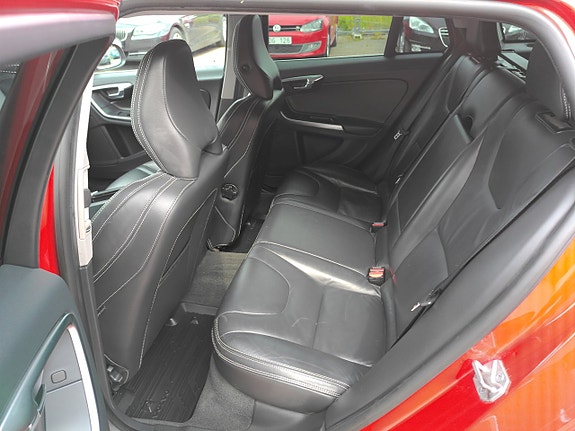 Volvo V60 6 of 12