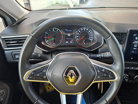Renault Clio 13 of 16