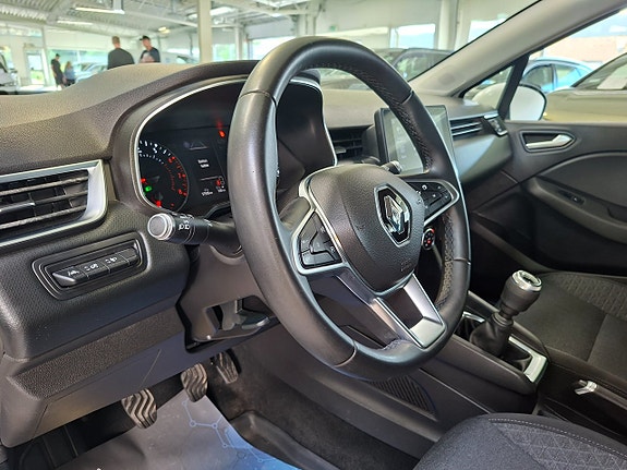 Renault Clio 12 of 16