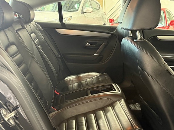 Volkswagen Passat CC 12 of 12